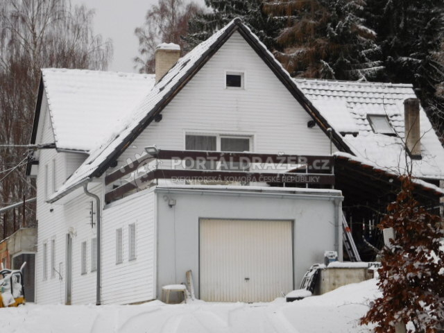 Rodinný dům s pozemky v obci Nejdek, Karlovy Vary
