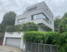 Byt 5+kk a dvě garážová stání v  Praze Podolí
