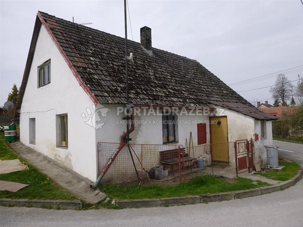 rodinný dům s pozemkem, k.ú. Vacovice - podíl 9/10