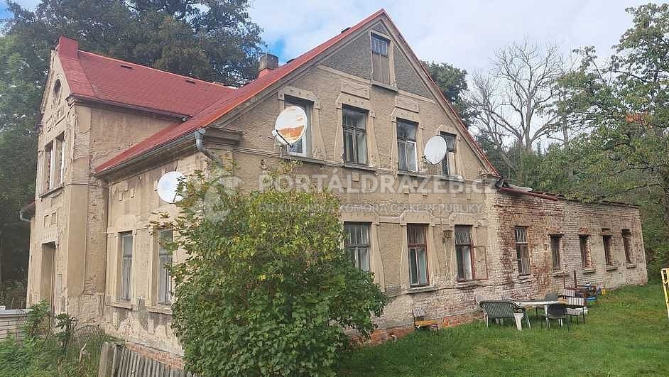 1/2 rodinného domu s pozemky, okres Děčín, obec