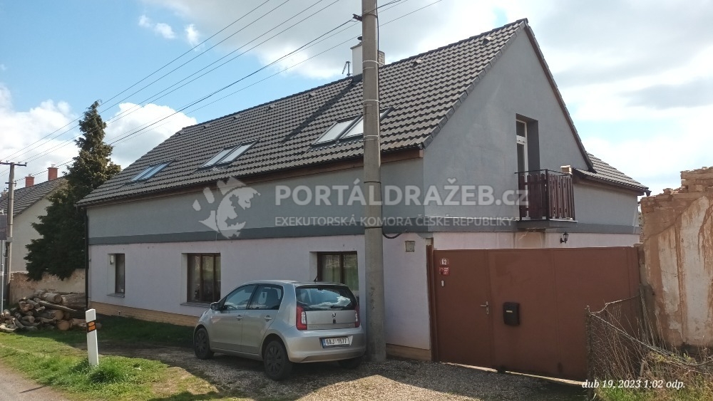 Rodinný dům Jedomělice u Slaného, okres Kladno