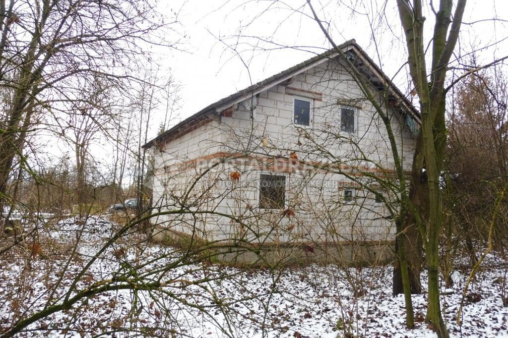 Rozestavěný dům v obci Bezdědovice
