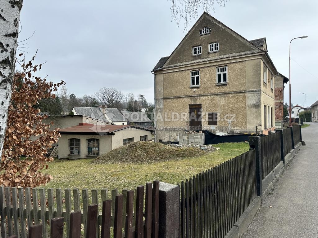 spoluvlastnický podíl 1/4 na nemovitosti v obci Mikulášovice