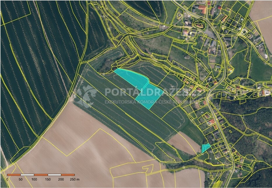 spoluvlastnický podíl k pozemkům v obci Úštěk, okr. Litoměřice