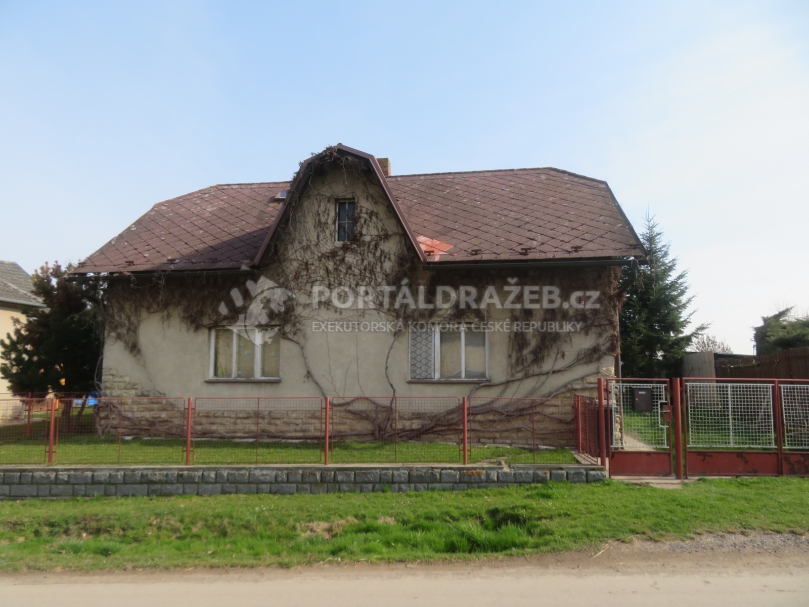 Dražba podílu 1/6 na RD, Chlacholice, Chrast, okr. Chrudim