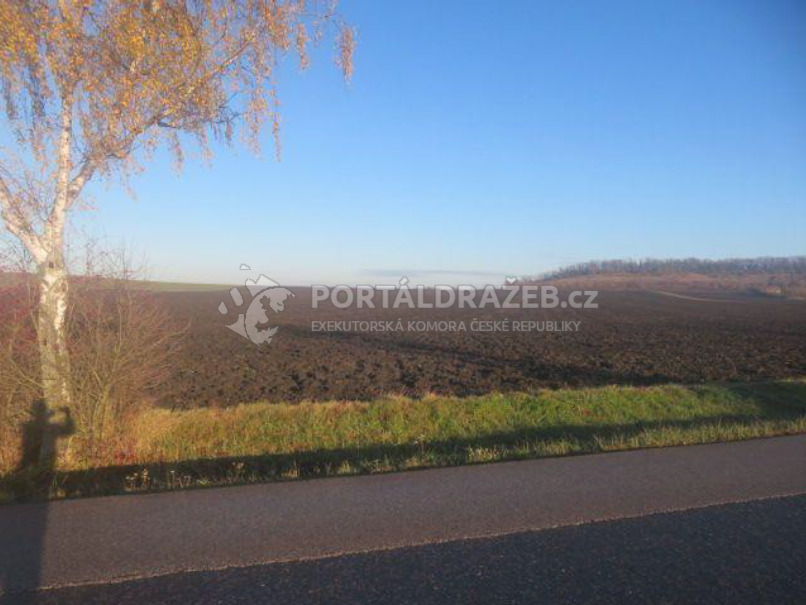Pozemek (orná půda) 4100 m2 v k.ú. a obci Křinec,