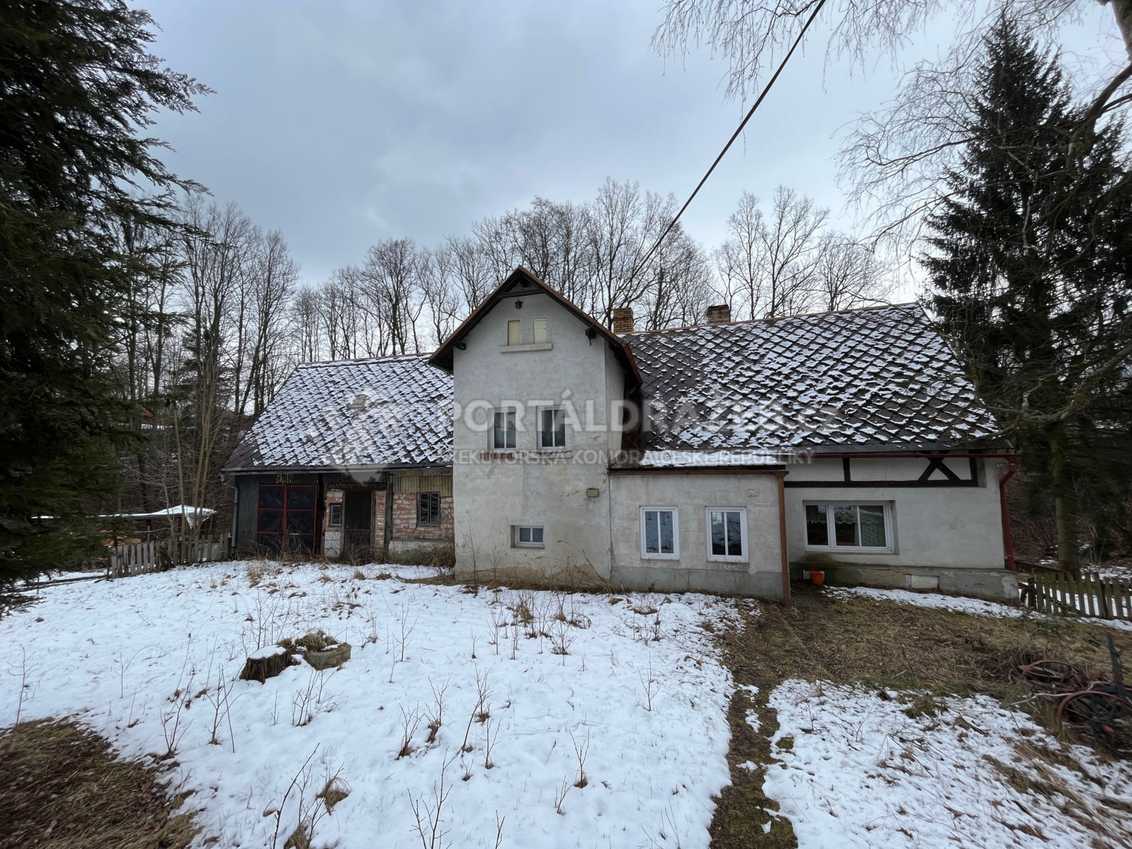 ideální podíl 23/112 rodinného domu v k.ú.