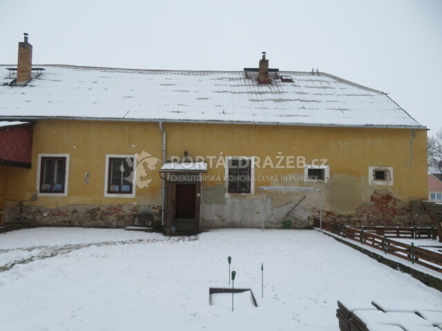 Dražba spoluvlastnického podílu id. 3/25 na rodinném domě s pozemkem, Staré Hobzí