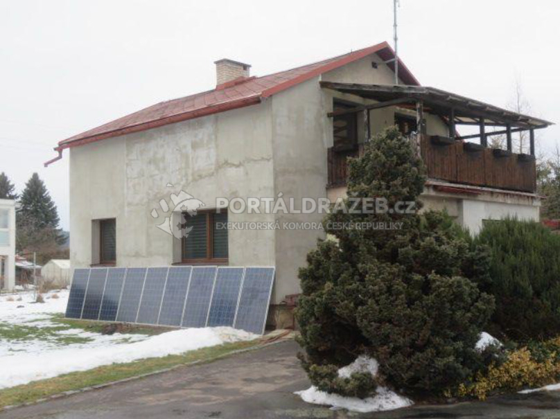 Podíl 1/2 bytových jednotek 73/1 a 73/2 a domu bez čp/če s pozemky v obci Hevlíkovice, Ústí nad Orlicé