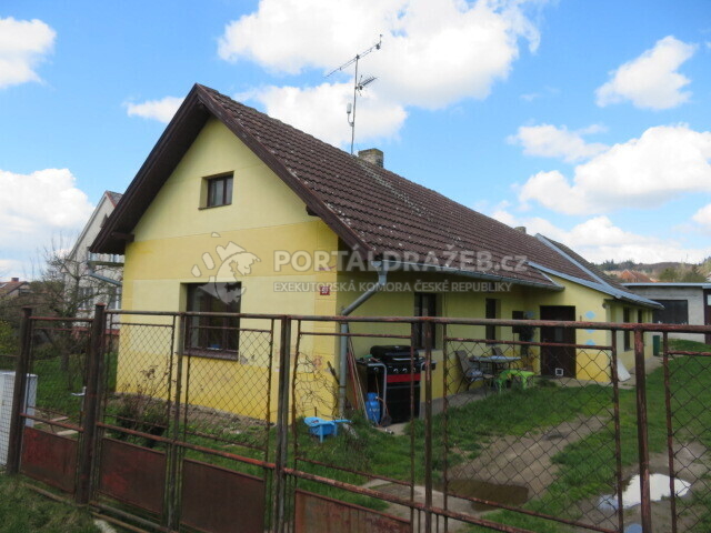 Družstevní podíl - RD 3+1 s pozemkem Chabeřice (u Zruče n. Sázavou), okr. Kutná Hora, se zohledněním vysoké nesplacené anuity