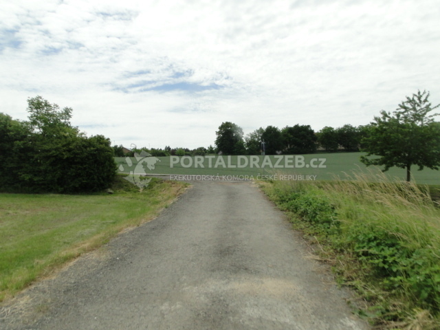 id. 1/16 pozemků v Rousínově, okr. Vyškov