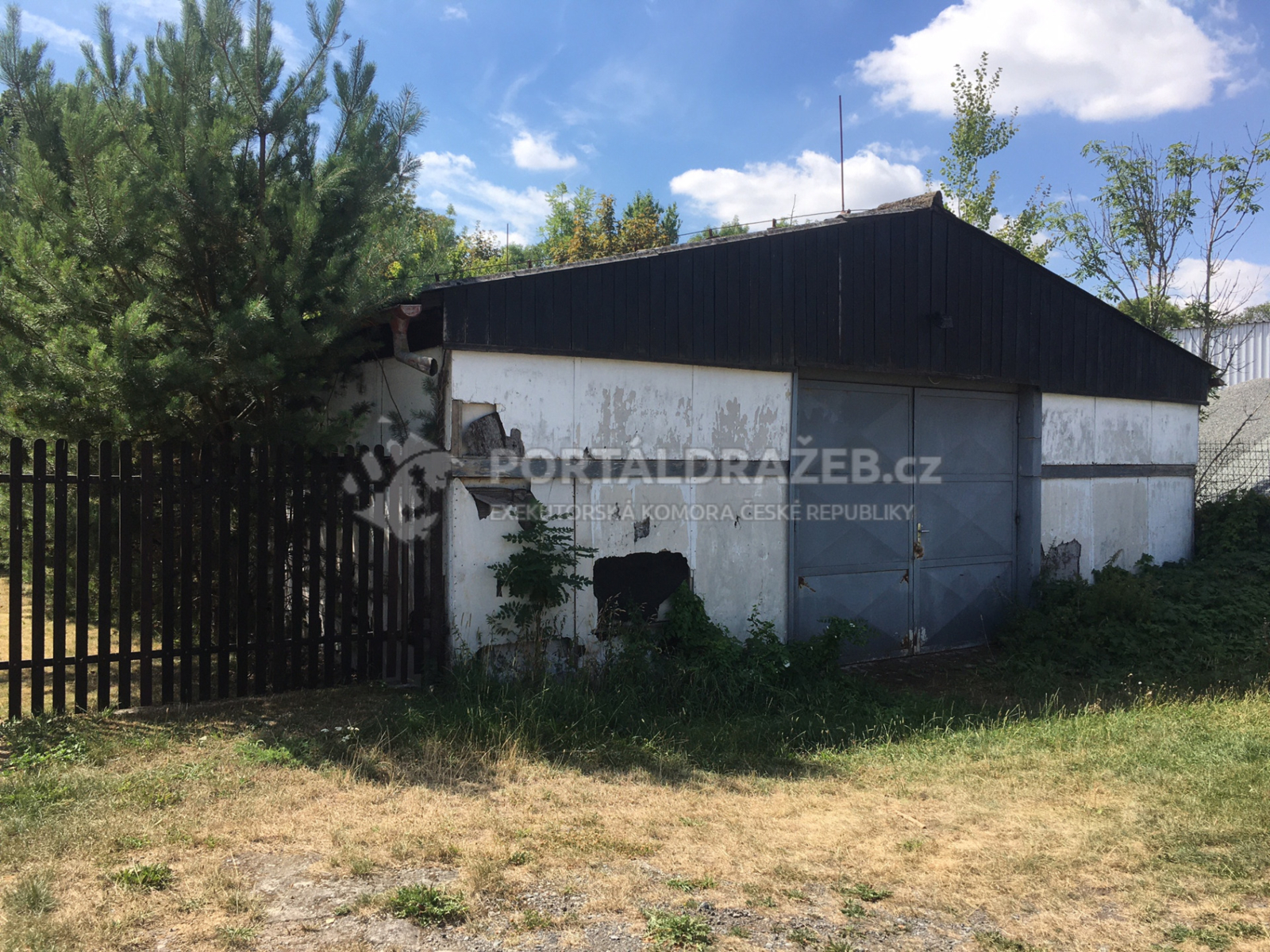 skladovací hala na cizím pozemku parc. St. 2389