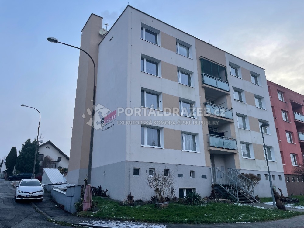 Byt o velikosti 2+1, Třemošná