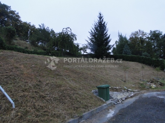 id. 5/12  pozemků v Osoblaze, okr. Bruntál