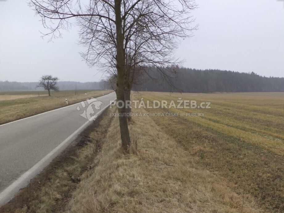 Pozemek o velikosti 1591m2, Zahájí u Hluboké nad Vltavou