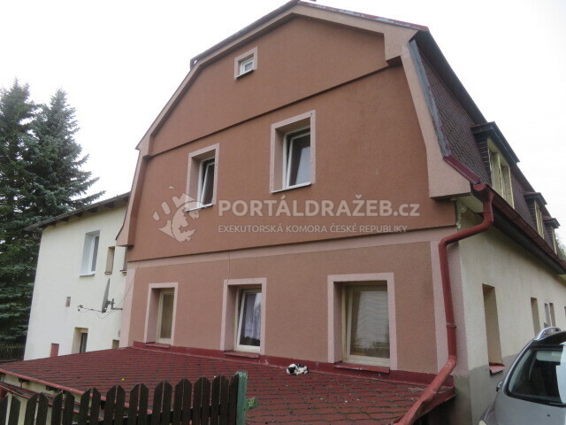 Dražba podílu id. 1/4 na RD se zahradou v obci