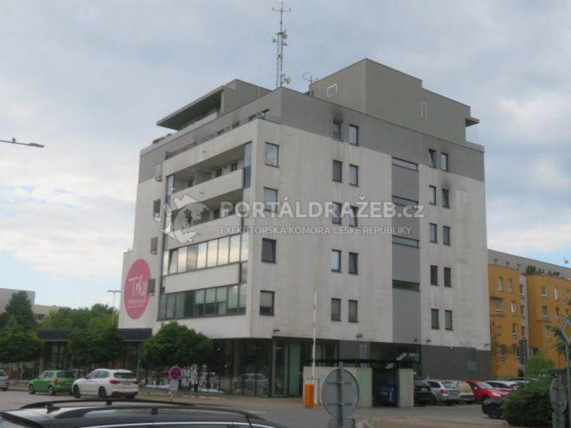Jednotka č. 743/24 (ateliér)  v obci Hradec Králové, k.ú. Třebeš