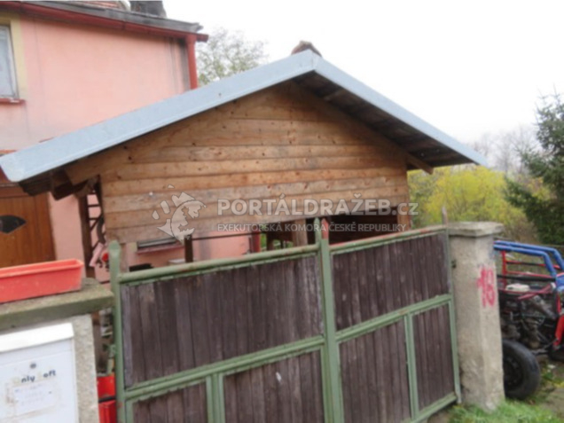 Spoluvlastnický podíl 1/16 RD v Měcholupech (část Milošice), okr. Louny