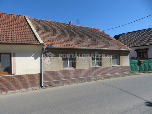 Dražba podílu id. 1/42 na RD se zahradou v obci Blovice, okres Plzeň-jih