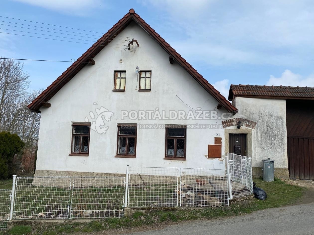 Zemědělská usedlost v obci Čechtice