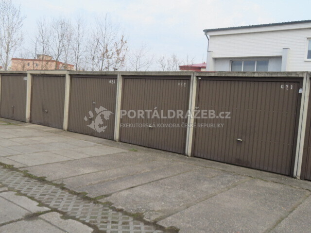 Garáž o velikosti 10m2, Praha-východ