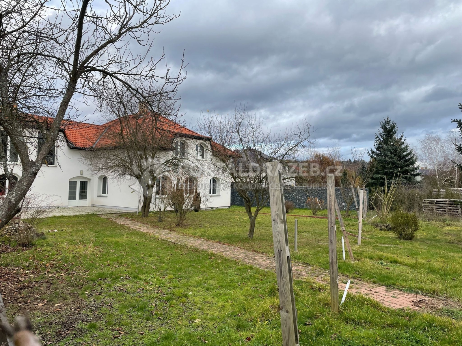 Rodinný dům se zahradou Měchenice