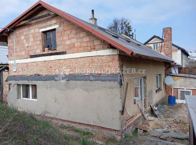 Rodinný dům 2+1, 126 m2, s pozemky 1038 m2 v obci