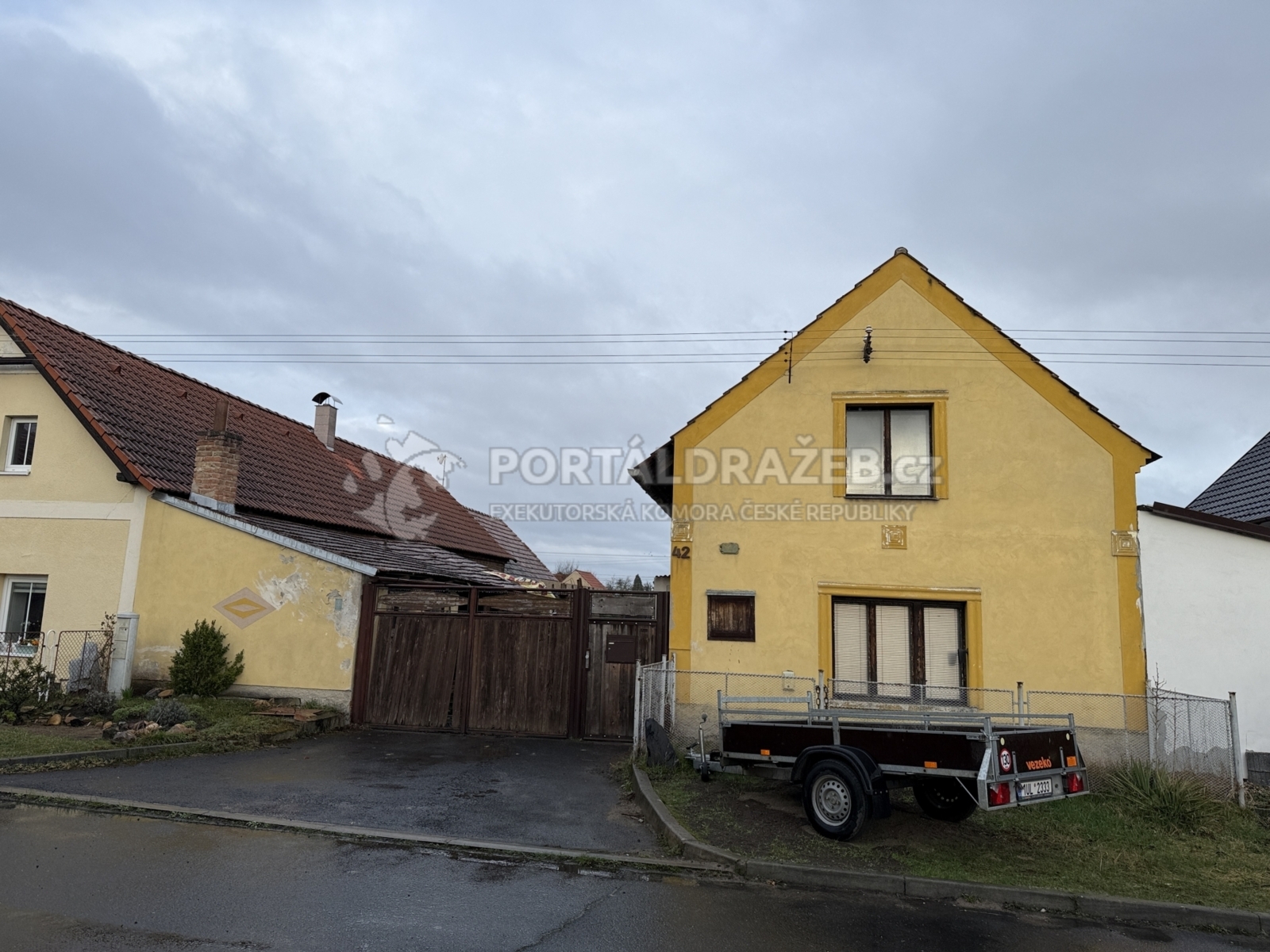 id. 1/6 rodinného domu v obci Chodouny, okr.