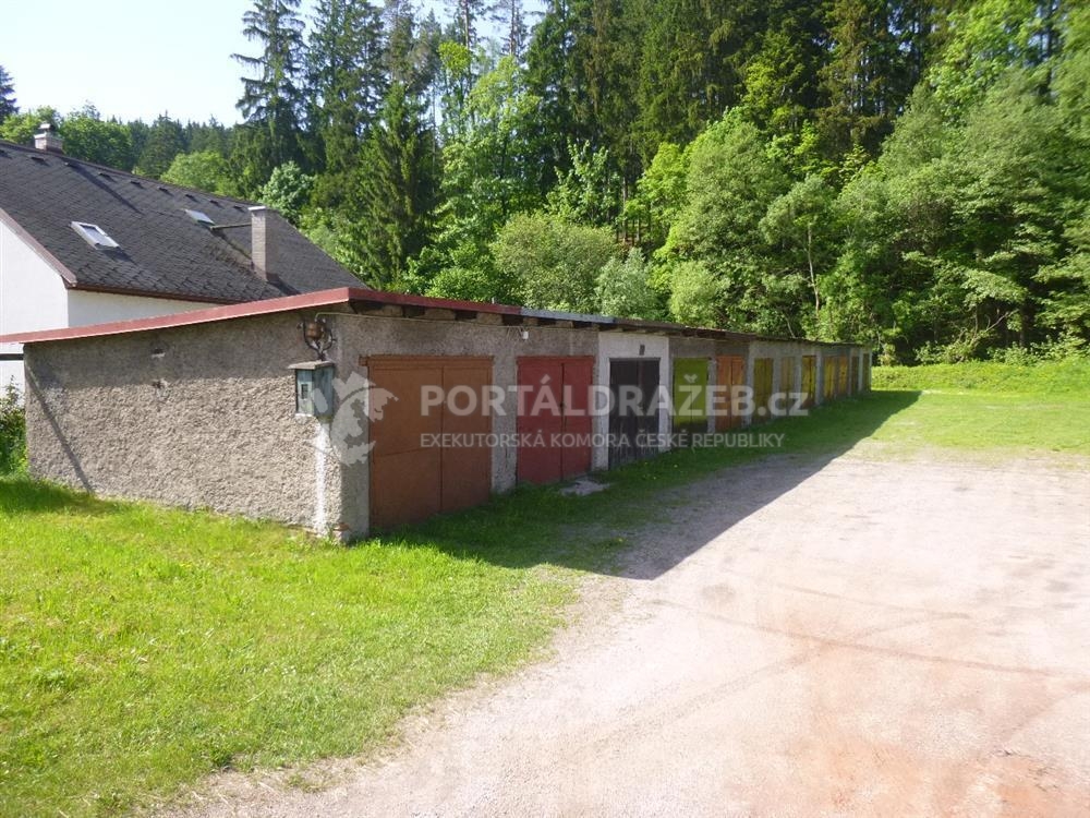 id. 1/2 garáže v Rudníku, okr. Trutnov