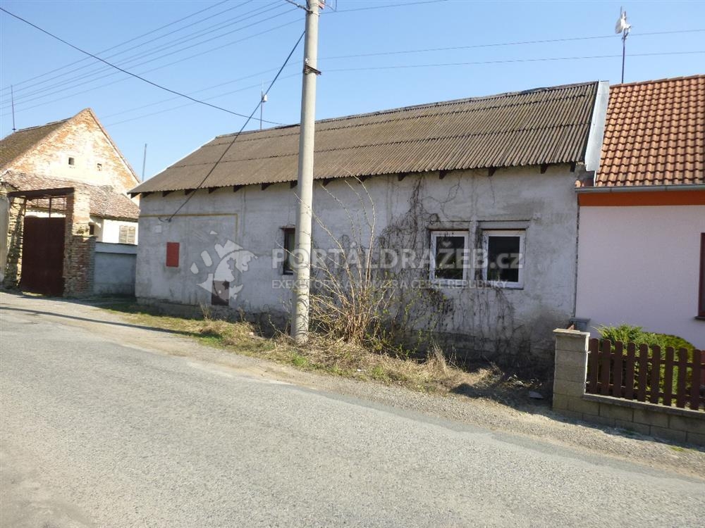 Rod. dům a pozemky, k.ú. Chlupice, okr.: Znojmo