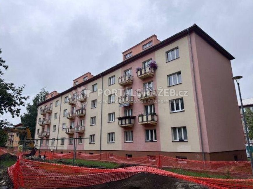 Byt 2+1 v Ostrově