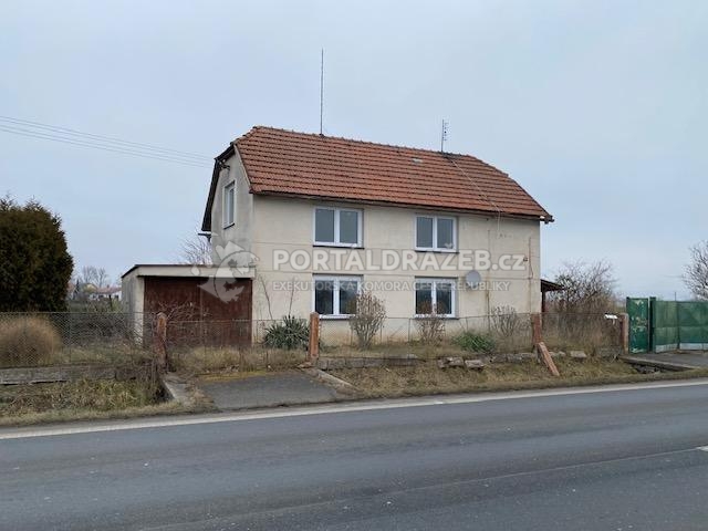Dražba rodinného domu v obci Vrdy.