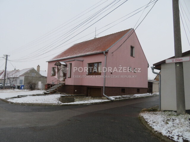 Dražba podílu id. 1/4 na RD se zahradou v obci