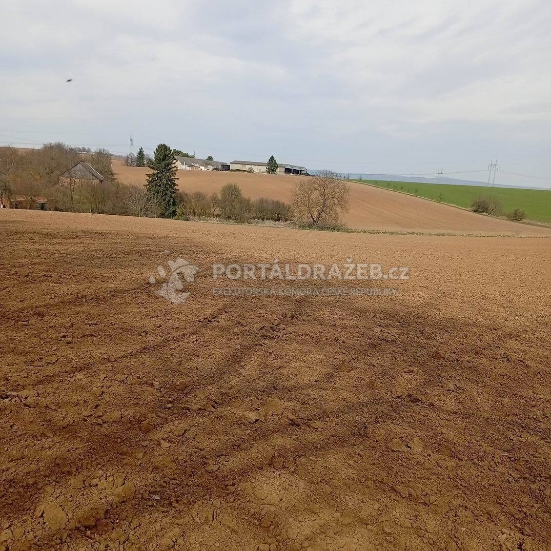 Podíl 2/18 na pozemcích v k.ú. Nelešovice, okr. Přerov