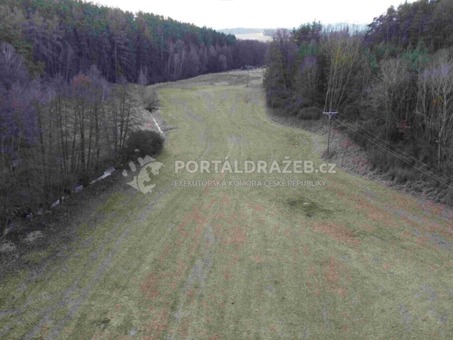 Pozemek o velikosti 385m2, Oplotec