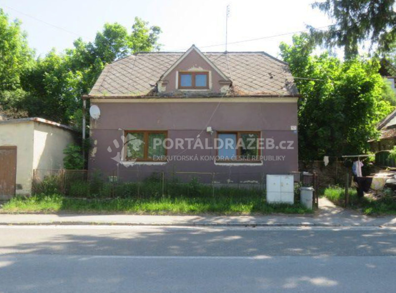 Ideální spoluvlastnický podíl 1/8 rodinného domu s pozemky v obci Svitavy, k.ú. Čtyřicet Lánů