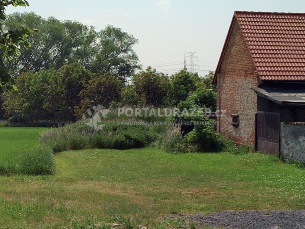 Pozemek o velikosti 1463m2, Mratín