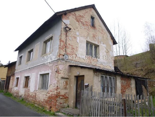 Dražba podílu id. 5/24 na RD se zahradou v obci