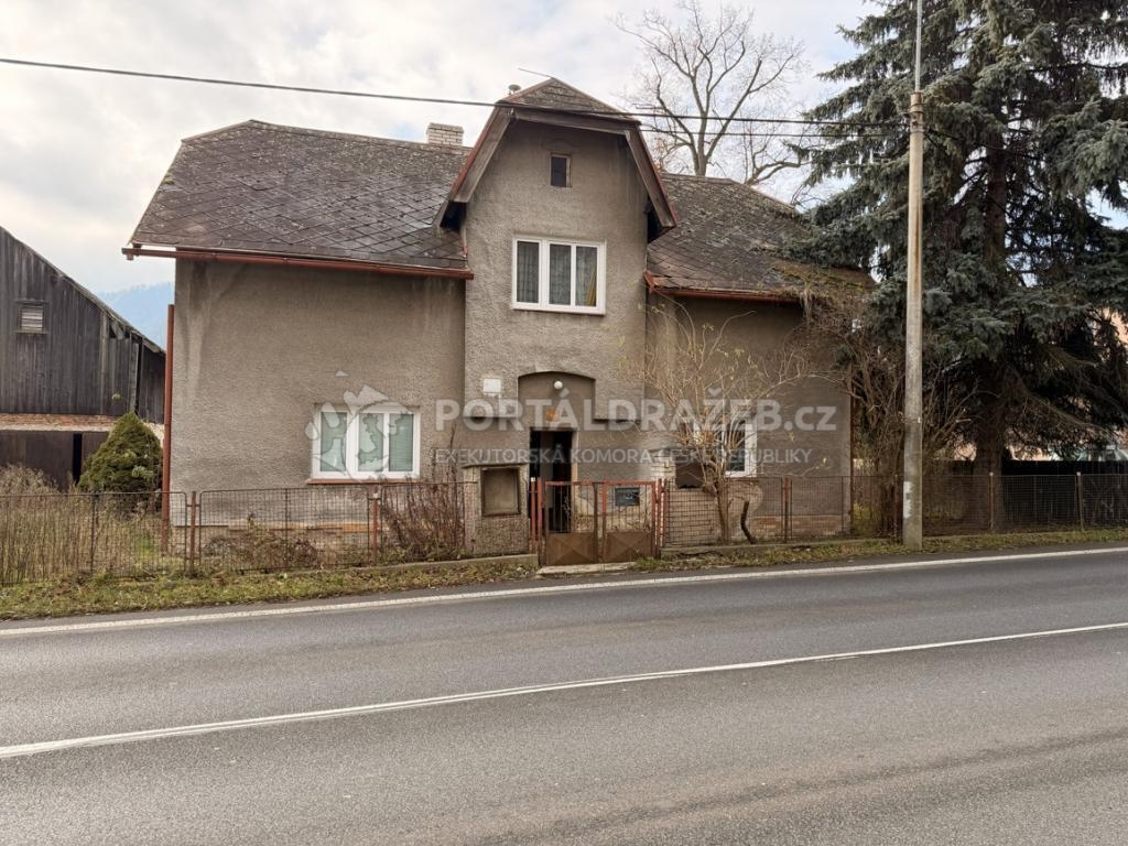 spoluvlastnický podíl 1/3 k domu v obci Libouchec,