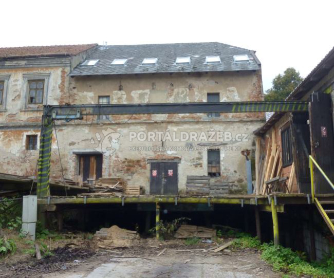 Spoluvlastnický podíl o velikosti id. 1/2 k budově bez č.p./č.e. - v k.ú. Kněžice u Třebíče