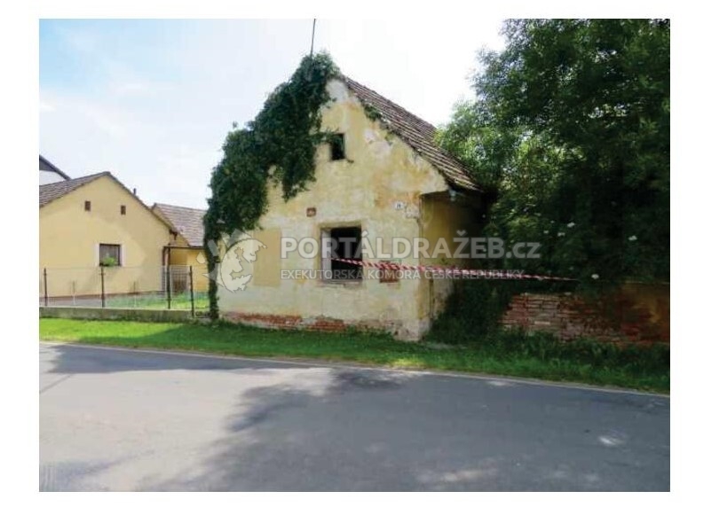 1/7 rodinného domu s pozemkem v obci Lštění, část