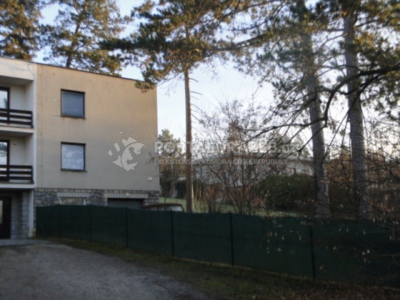 Dražba id. spol. podílu 1/4 RD obec Brno okres