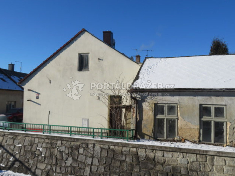 Rodinný dům s volným půdním prostorem. Svitavy,