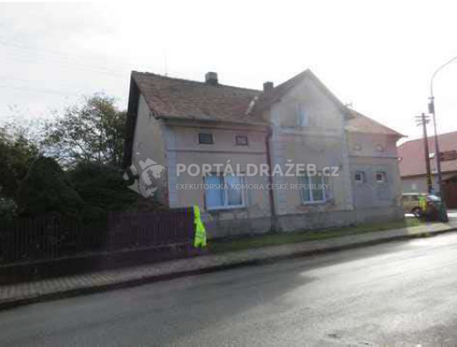 Rodinný dům  s pozemkem v obci Břehy, Pardubice