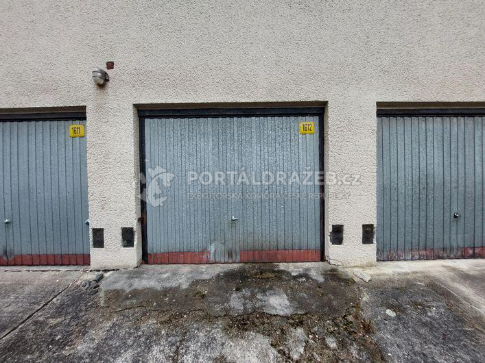 Podíl o velikosti id. 1/4 na garáži v Táboře