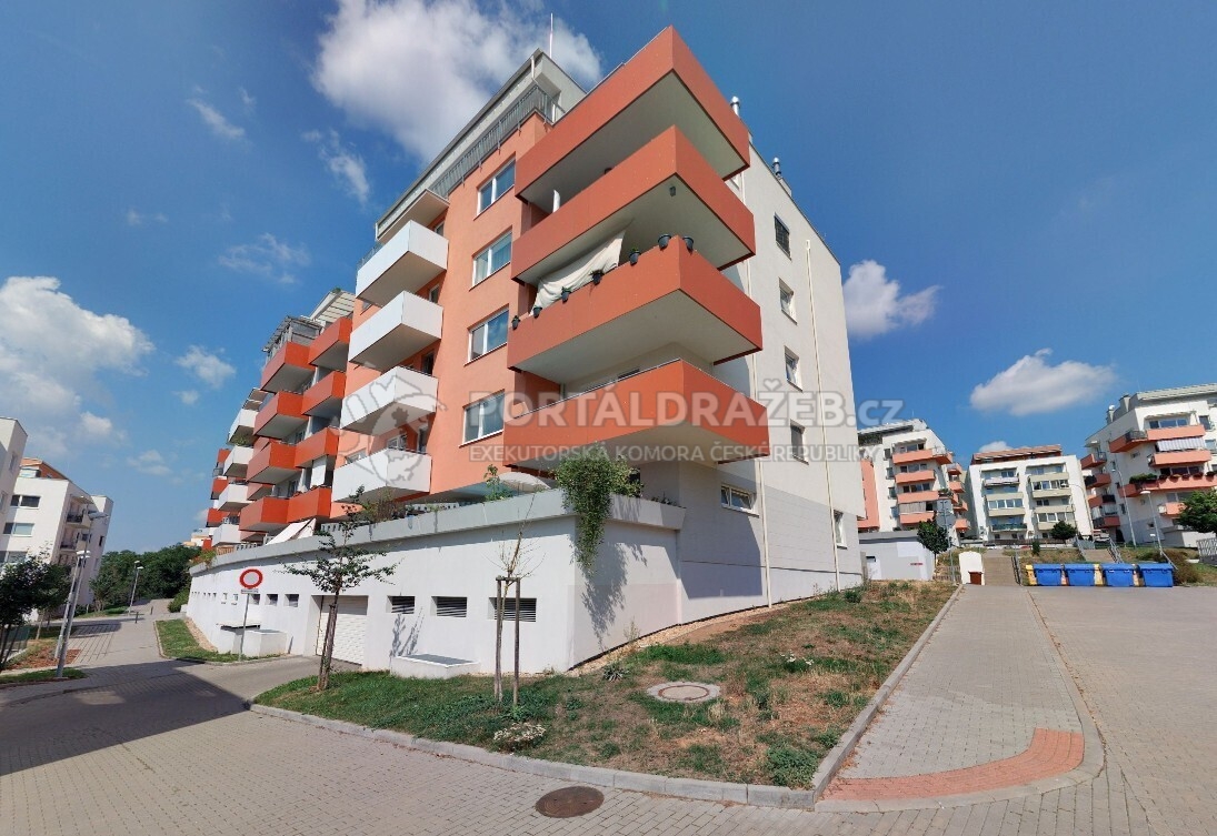 Byt 4+kk s garáží a krytým parkovacím stáním