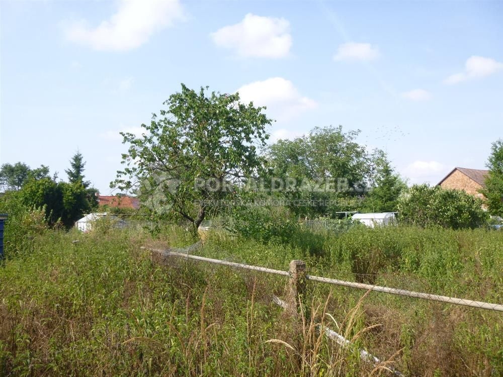 Spoluvlastnický podíl 2/3 pozemku (zahrada) o výměře 477 m2 v k.ú. Březhrad, Hradec Králové