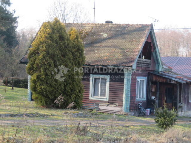 Dražba podílu id. 1/4 na RD se zahradou v obci