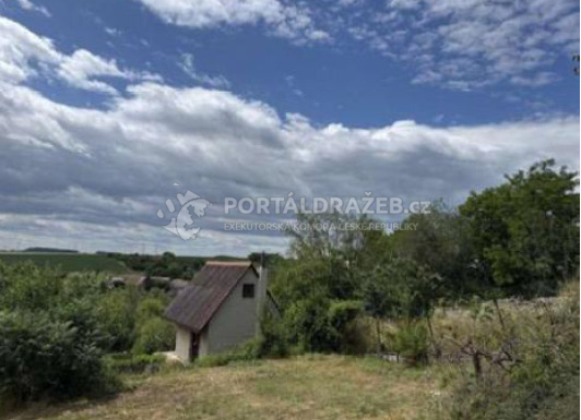 Dražba spoluvlastnického podílu ve výši 1/4 na orné půdě, ostatní ploše, Roudnice nad Labem