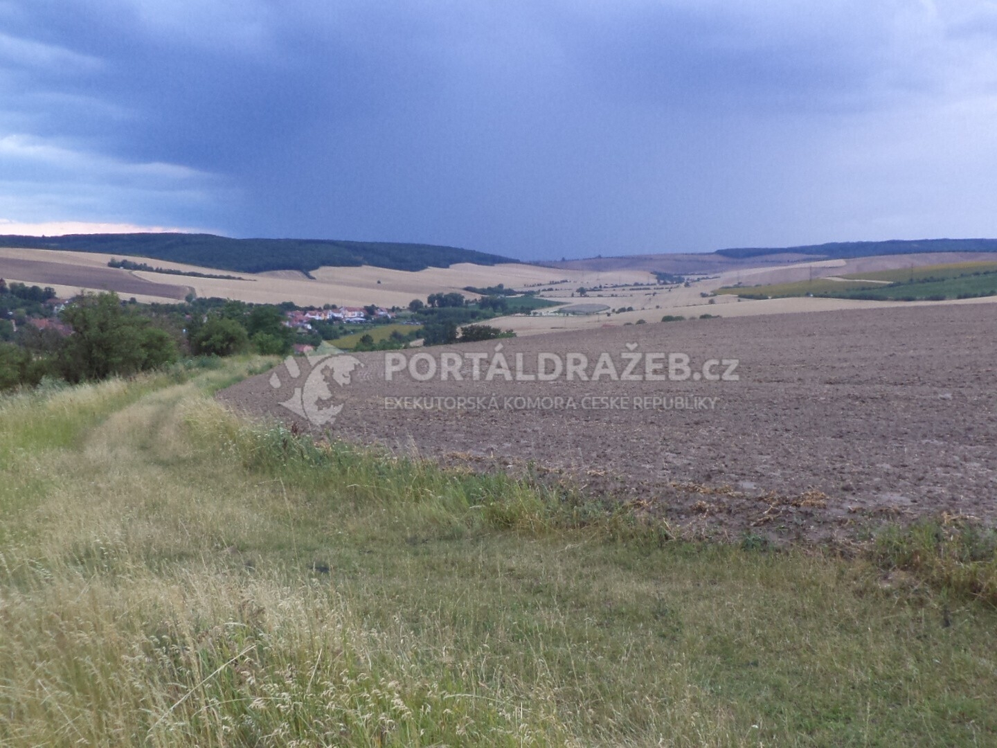 Pozemek o velikosti 4541m2, Morkůvky